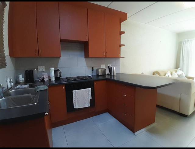 2 BEDROOM APARTMENT FOR SALE IN HEUWELSIG ESTATE